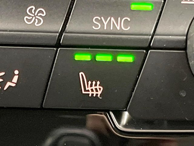 ���t�����g�V�[�g�q�[�e�B���O:�^�]�ȁE����ȋ��ɎO�i�K�Œ��߂��\�ȃV�[�g�q�[�^�[�𑕔����Ă���܂��B�G�߂��킸���K�ɂ��g�p���������܂��B