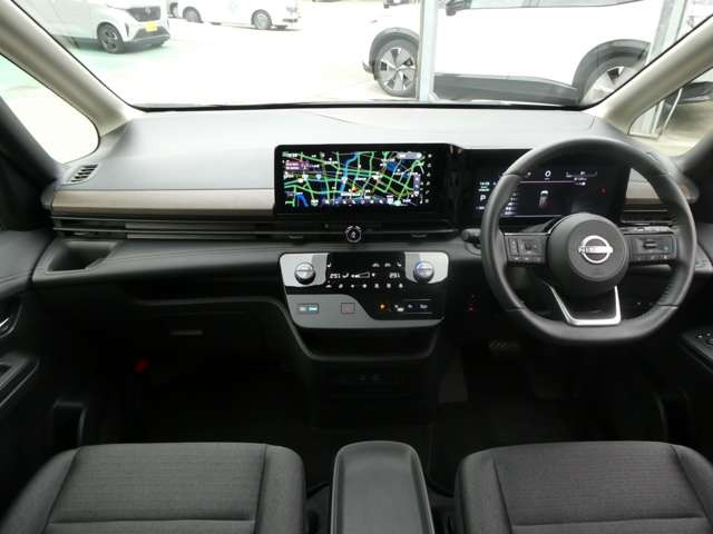 セレナ1.4 e-4ORCE ハイウェイスターV 4WD