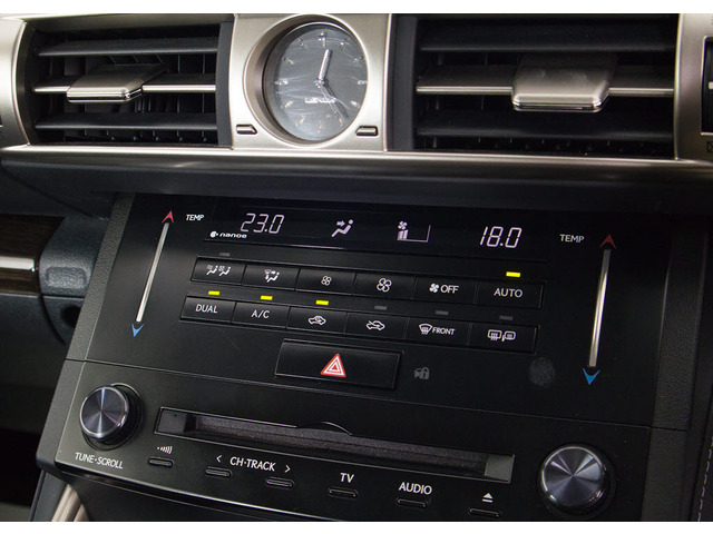 CD�͂������̎��ADVD&Blu-ray�Đ����\�ł��B�t���Z�O�n�f�W�ɂ��Ή��������Bluetooth�ɂ��Ή����Ă���܂�