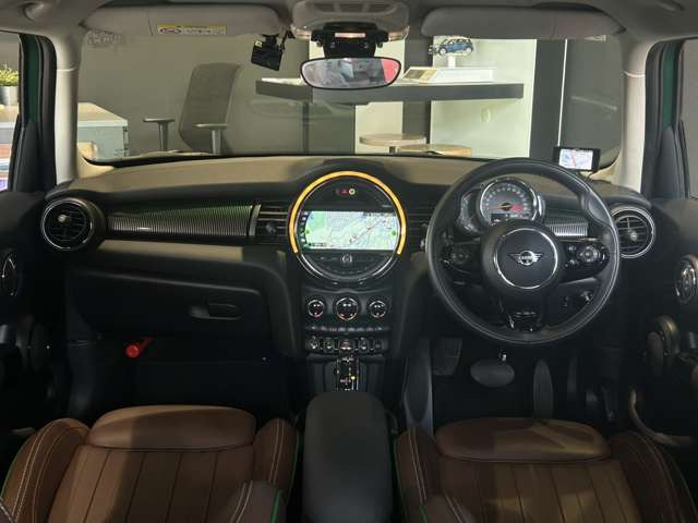 ミニクーパー 60イヤーズ エディション DCT