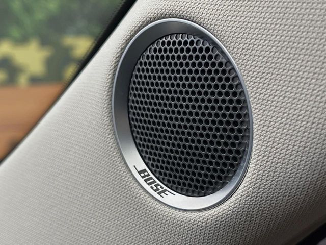 �yBOSE�T�E���h�V�X�e���t�������i�r�z�[���̃i�r�@�\�͂������A���x�ȃ`���[�j���O�\�͂����ڂ���Ă���A�������ȉ��y�����y���݂��������܂���