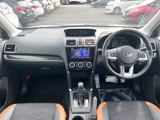 フォレスター2.0 エックスブレイク 4WD