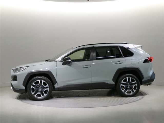 RAV42.0 アドベンチャー 4WD