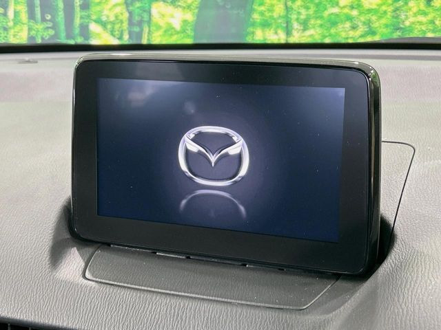 �y�}�c�_�R�l�N�g�i�r�z�ԓ��̕��͋C�Ƀ}�b�`������̌^�^�C�v�̃i�r�B�e����q�ݒ��Bluetooth�Đ����A�l�X�ȋ@�\���y���߂܂��B�����I�ȃ_�C�������삪�\�ŁA�g��������ǍD�ł��B