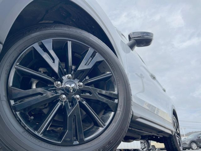 �y�����A���~�z�C�[���z�O�ςɃ}�b�`���������A���~�z�C�[���𑕒����Ă���܂��B�e��ЊO�A���~�z�C�[����A�X�^�b�h���X�^�C�����戵�����Ă���܂��B���񂲑��k����������