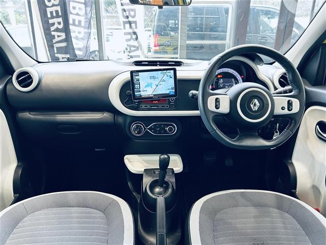 トゥインゴインテンス