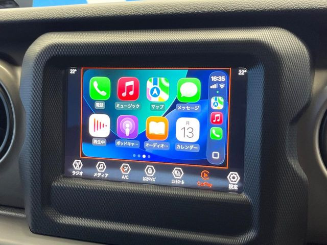 ��Apple Car Play:�X�}�z�Ƃ̗L���ڑ��ŁA�i�r�E�I�[�f�B�I�Đ��ȂǃX�}�z�̃A�v���@�\����ʂł��g����֗��@�\�ł�!