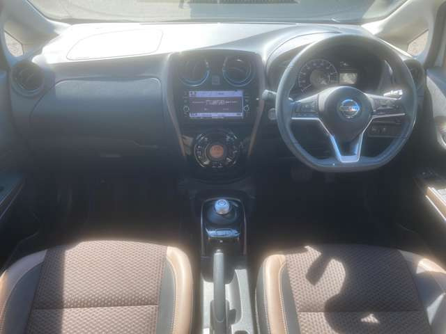 ノート1.2 e-POWER メダリスト FOUR 4WD