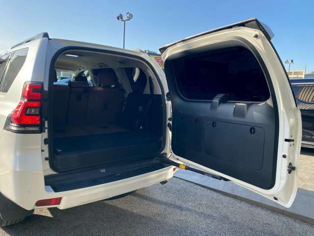彦根インターからお車で3分とアクセス便利!近くには有名観光地の彦根城もありますので、観光と合わせてのご来店も良いですね♪活気溢れる自慢のスタッフがお客様のご来店をお待ちしております!