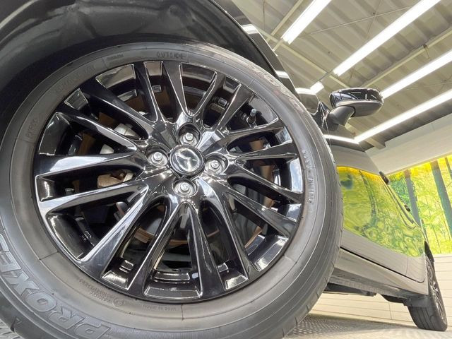 �y����16�C���`�A���~�z�C�[���z�O�ςɃ}�b�`���������A���~�z�C�[���𑕒����Ă���܂��B�e��ЊO�A���~�z�C�[����A�X�^�b�h���X�^�C�����戵�����Ă���܂��B���񂲑��k����������