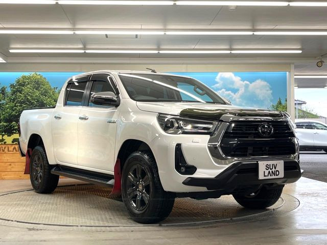 高透明度のガラス皮膜で撥水はもちろん、上質なツヤ・光沢を実現。紫外線や酸性雨から大切な愛車を保護し、色あせ・劣化を防止。「弾スプラッシュコート」、「弾プリミッサコート」からお選びいただけます。