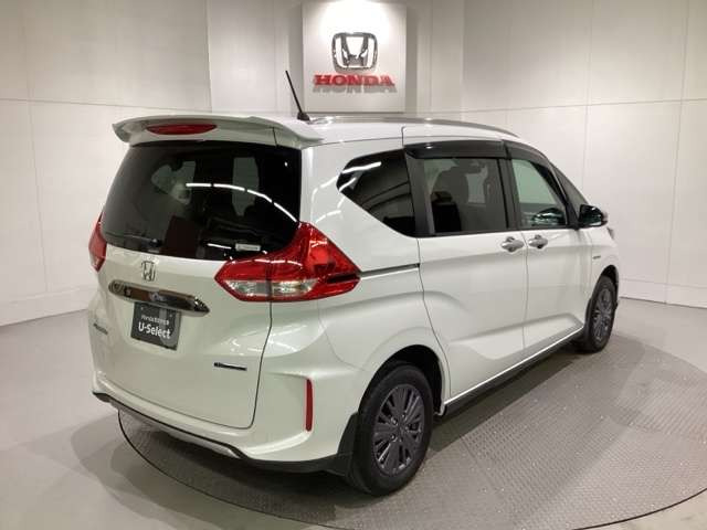 フリード1.5 ハイブリッド クロスター ホンダセンシング 4WD