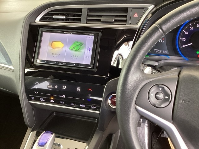 シャトル1.5 ハイブリッド X