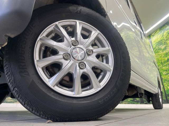 �y12�C���`�A���~�z�C�[���z�O�ςɃ}�b�`�����A���~�z�C�[���𑕒����Ă���܂��B�e��A���~�z�C�[����A�X�^�b�h���X�^�C�����戵�����Ă���܂��B���񂲑��k����������