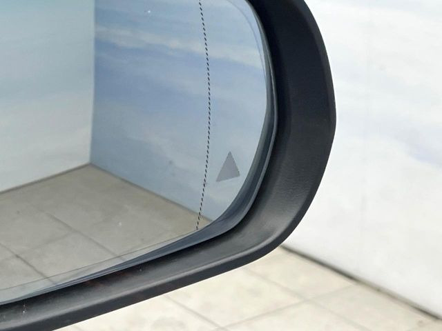 ���u���C���h�A�V�X�g�Z���T�[:���p����̎Ԃ����m���A�h���C�o�[���Ԑ��ύX���s���ۂɁA�x�����Ƌ��ɒ��ӂ𑣂��Ă������S�x���@�\�ł�!