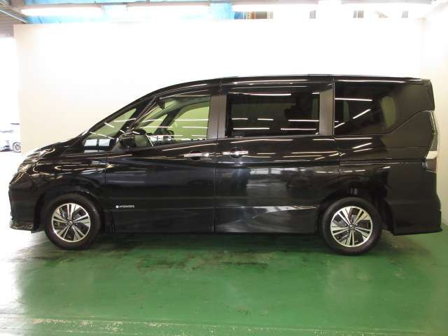 セレナ1.2 e-POWER ハイウェイスターV