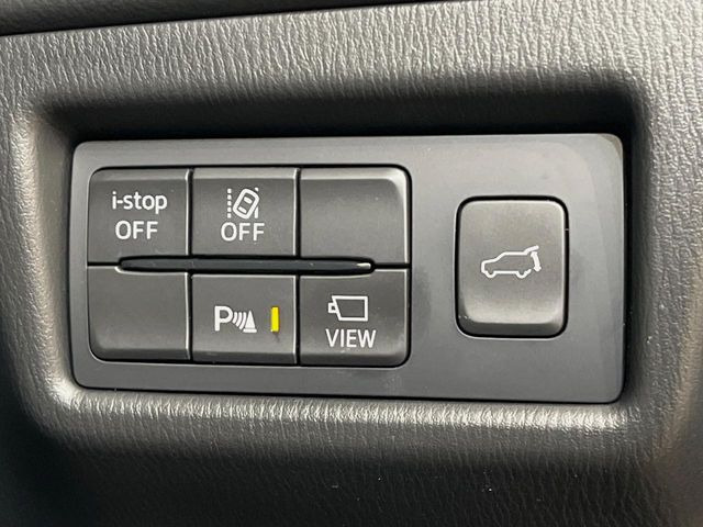 【パワーバックドア】スマートキーや運転席のボタンを押すだけでリアゲートが自動で開閉します!荷物を持っている時や、高い位置にあるバックドアを閉める際に便利な機能です♪