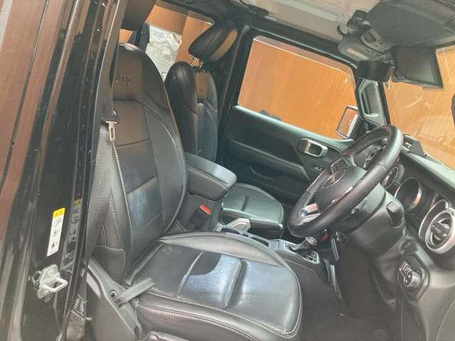 ラングラーアンリミテッド サハラ 4WD