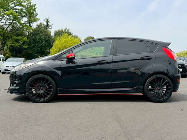 ���X�݌ɂ͊O���A�����N���[�j���O��ɓW�����A�����Ď��̏C�����̗L���A���[�^�[��������̗L������O�ҋ@�ւɂ�錟����S����{���Ă���܂��B�Ԍ��A�����A����h�������ЂőΉ��ł��܂��̂ł����S���������B