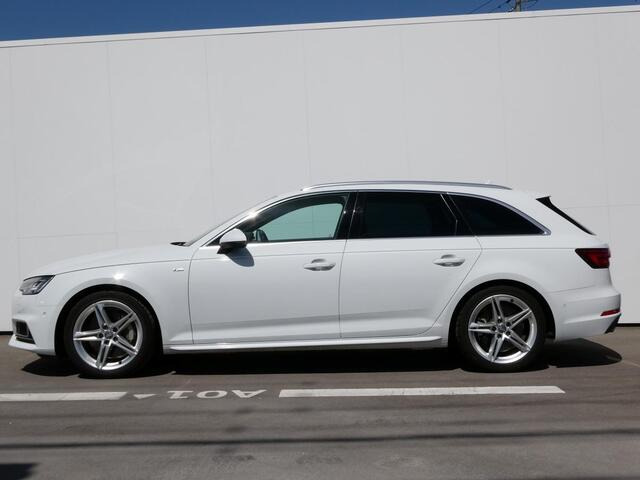 A4アバント2.0 TFSI クワトロ Sラインパッケージ 4WD