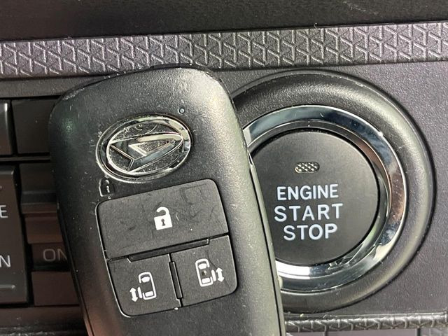 �y�L�[�t���[�V�X�e���z�J�o����|�P�b�g�ɓ��ꂽ�܂܂ł��h�A�̎{���E�������\�ȃX�}�[�g�L�[�𑕔��B�G���W���̃I���E�I�t�����J�M�����o���K�v����������Ƃ��Ă��֗��ł���