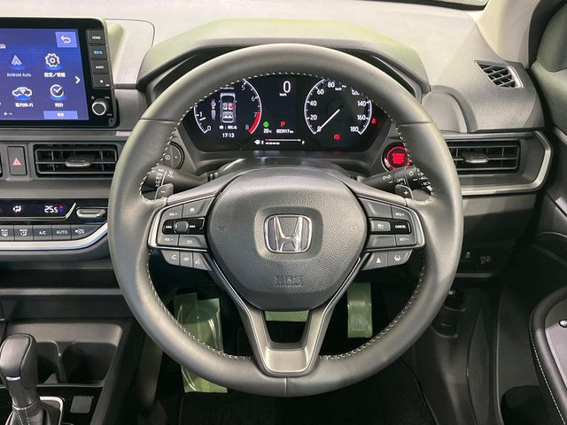 �y�����v�����X�e�A�����O�z�㎿�Ȋv���g�p���邱�ƂŁA��ɂ����������݂ƂĂ��^�]���₷���n���h���ł���