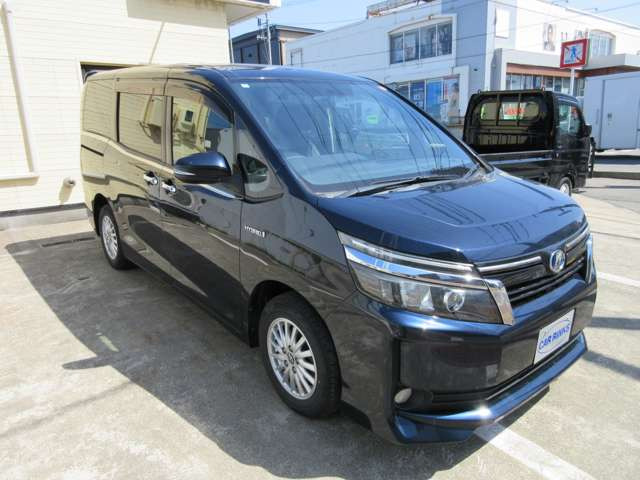 ヴォクシー1.8 ハイブリッド V