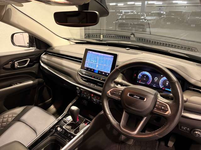 コマンダー2.0 リミテッド ディーゼル 4WD