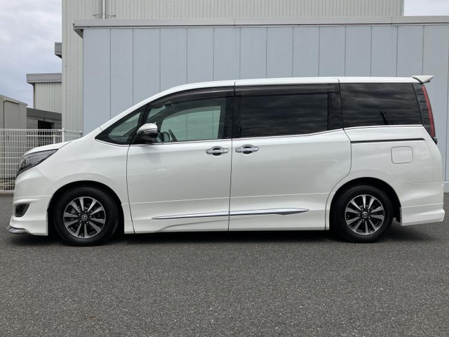 エスクァイアハイブリッド1.8 Gi プレミアムパッケージ ブラックテイラード