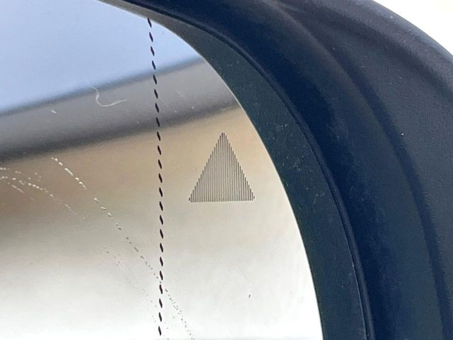 ���u���C���h�A�V�X�g�Z���T�[:���p����̎Ԃ����m���A�h���C�o�[���Ԑ��ύX���s���ۂɁA�x�����Ƌ��ɒ��ӂ𑣂��Ă������S�x���@�\�ł�!