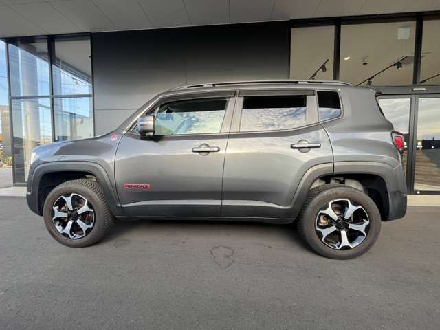 レネゲードトレイルホーク 4WD