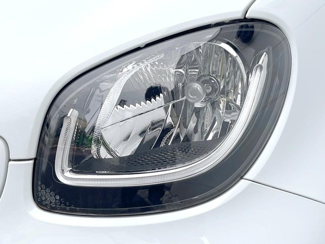 ���w�b�h���C�g:�w�b�h���C�g�͉��΂݂����Ȃ��A�Y��ȏ�Ԃ�ۂ��Ă���܂��B���΂ݖh�~�̃����Y�R�[�e�B���O�̎{�H���\�ł������܂��B