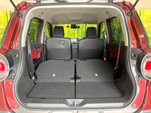 普段のお買い物や通勤、送迎等に十分な荷室スペースを確保しております。セカンドシートを倒すと、大きな荷物の積載も可能です♪