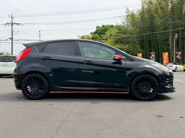 ���X�݌ɂ͊O���A�����N���[�j���O��ɓW�����A�����Ď��̏C�����̗L���A���[�^�[��������̗L������O�ҋ@�ւɂ�錟����S����{���Ă���܂��B�Ԍ��A�����A����h�������ЂőΉ��ł��܂��̂ł����S���������B