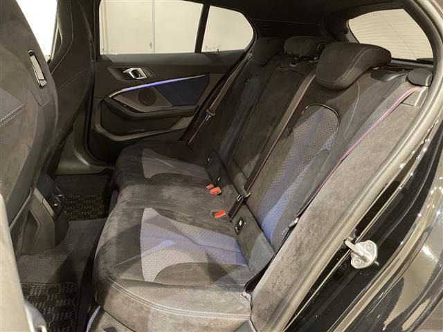 1シリーズM135i xドライブ 4WD