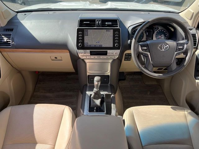 ランドクルーザープラド2.7 TX Lパッケージ マットブラック エディション 4WD