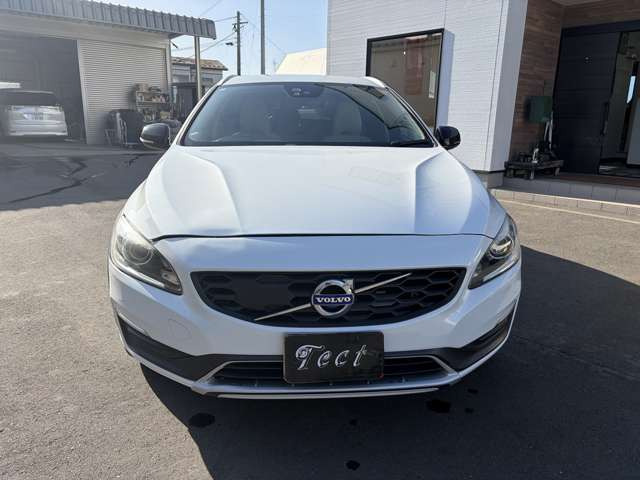 V60クロスカントリーD4 SE ディーゼル