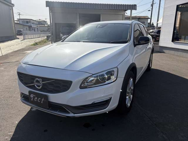 V60クロスカントリーD4 SE ディーゼル