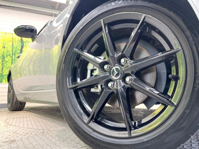 �y����16�C���`�A���~�z�C�[���z�O�ςɃ}�b�`���������A���~�z�C�[���𑕒����Ă���܂��B�e��ЊO�A���~�z�C�[����A�X�^�b�h���X�^�C�����戵�����Ă���܂��B���񂲑��k����������