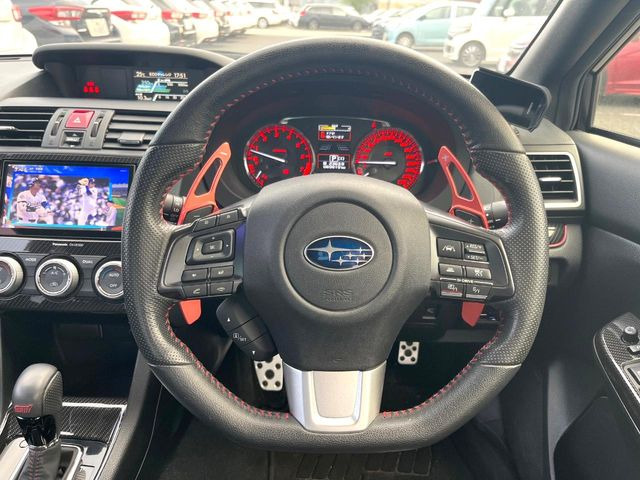 �y�����v�����X�e�A�����O�z�㎿�Ȋv���g�p���邱�ƂŁA��ɂ����������݂ƂĂ��^�]���₷���n���h���ł���