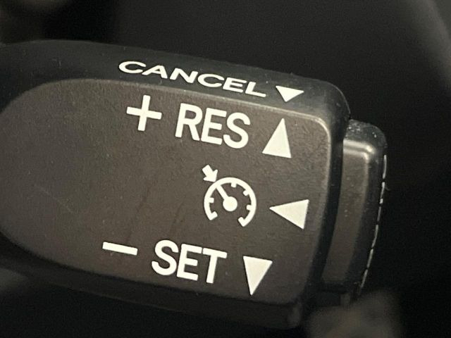 �y�N���[�Y�R���g���[���z�������H�����N���N���s�B�A�N�Z���𗣂��Ă���葬�x�ő��s���ł��A�������^�]���̕��S���y��!�����E�������ȒP�ȃX�C�b�`����Œ����ł��܂��B