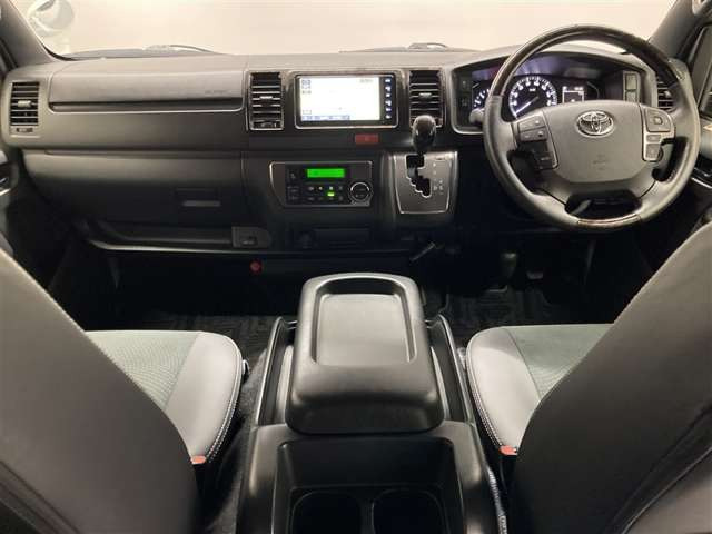 ハイエースバン