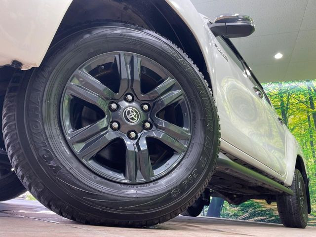 【純正17インチアルミホイール】外観にマッチした純正アルミホイールを装着しております。各種社外アルミホイールや、スタッドレスタイヤも取扱いしております。是非ご相談ください♪