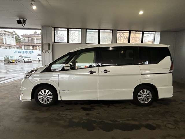 セレナ2.0 ハイウェイスター Vセレクション 4WD