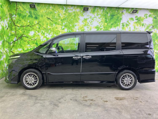 ヴォクシー1.8 ハイブリッド ZS 煌III