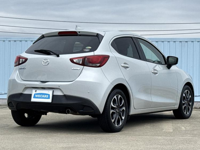 デミオ1.3 13S ノーブル クリムゾン