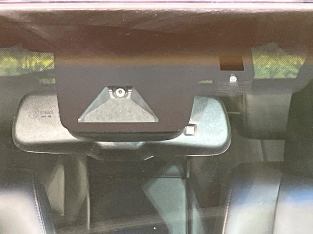 �y�g���^�Z�[�t�e�B�Z���X�z���s���ɑO���̎ԗ�����F�����A�Փ˂������Ȏ��͌x��ƃu���[�L�ŏՓˉ���Ɣ�Q�y�����A�V�X�g�B�����S�Ƀh���C�u�����y���݂��������܂��B