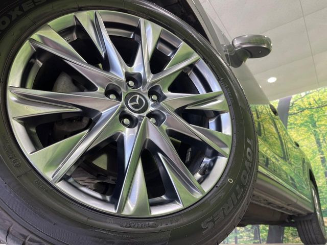�y����19�C���`�A���~�z�C�[���z�O�ςɃ}�b�`���������A���~�z�C�[���𑕒����Ă���܂��B�e��ЊO�A���~�z�C�[����A�X�^�b�h���X�^�C�����戵�����Ă���܂��B���񂲑��k����������