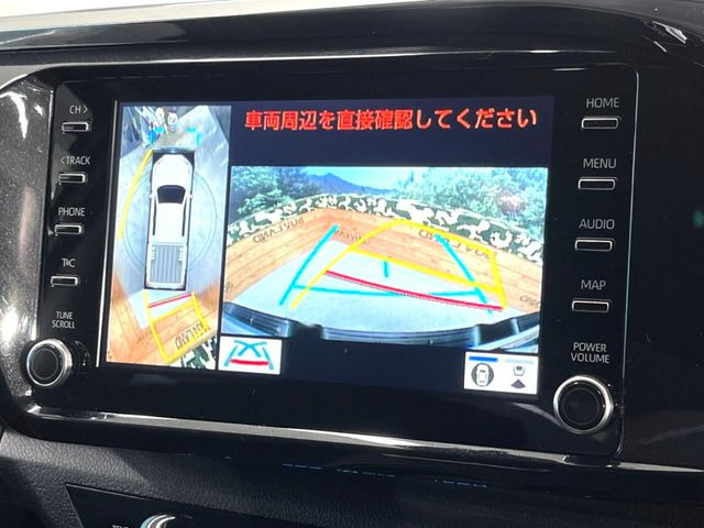 【パノラミックビューモニター】専用のカメラにより、上から見下ろしたような視点で360度クルマの周囲を確認することができます☆死角部分も確認しやすく、狭い場所での切り返しや駐車もスムーズに行えます。