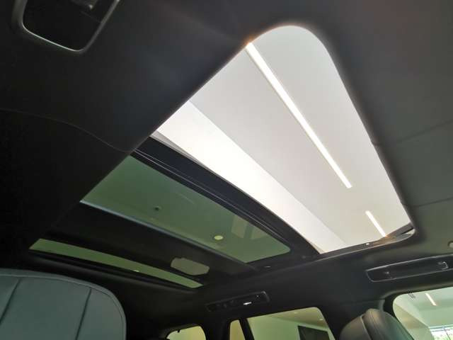 レンジローバーオートバイオグラフィ 4.4L P530 スタンダードホイールベース 4WD